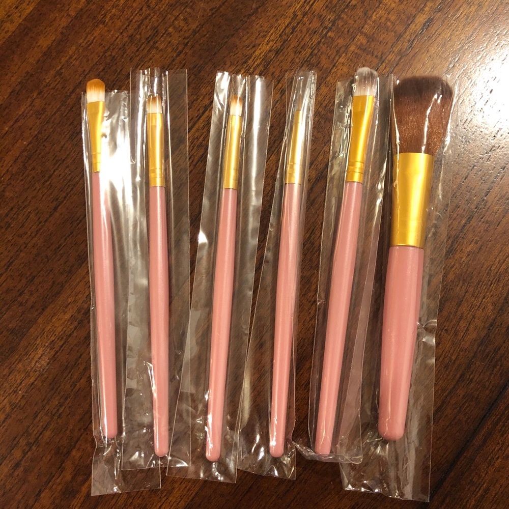 Makeup brushes